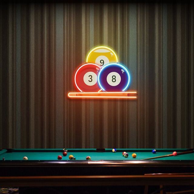 8 Ball Lounge Pop Art