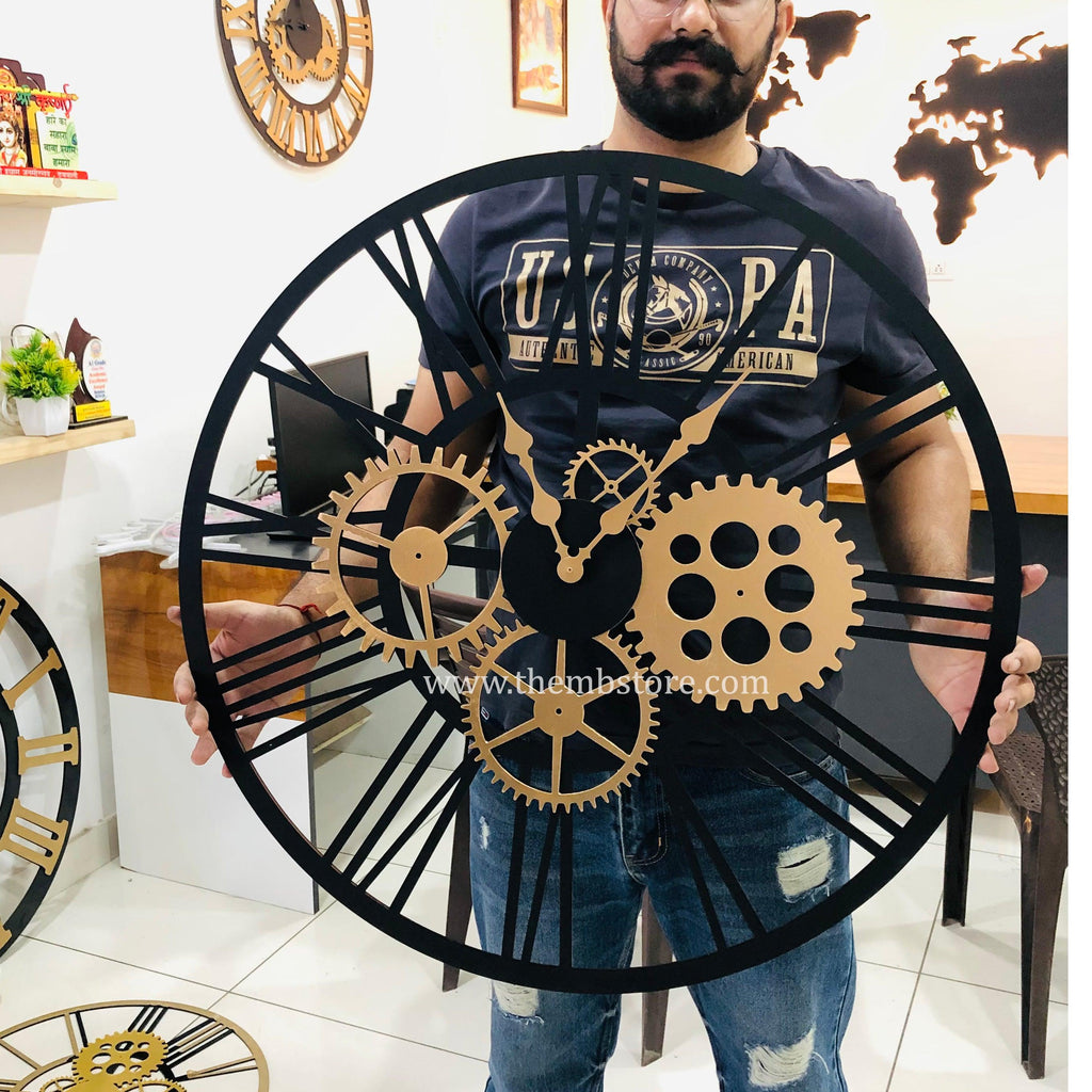 GOLDEN CLOCK MATTE - Makkar & Brothers